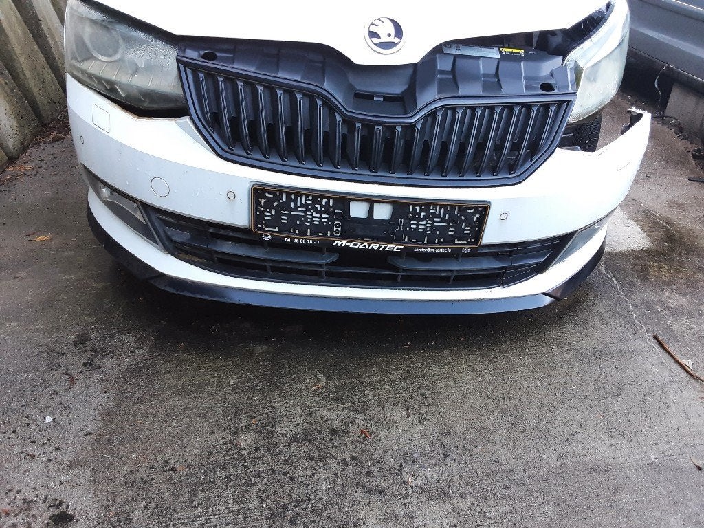 BUMPER VOOR Skoda Fabia III (NJ3) (01-2014/06-2021), Gebruikt, Voor, Info@skoda-auto.de, Skoda