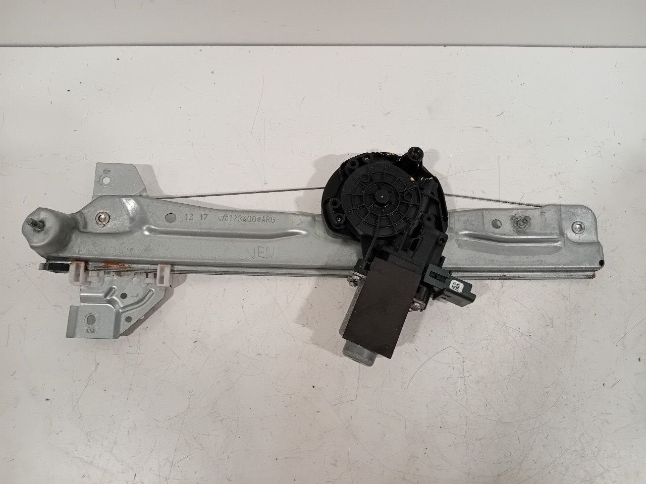 Raammechaniek elektrisch links achter Renault Grand Scénic, Onderdelen@venauto.nl, Van der Ven Autorecycling B.V., Gebruikt, Ettenseweg 76, 4706 PB Roosendaal, The Netherlands