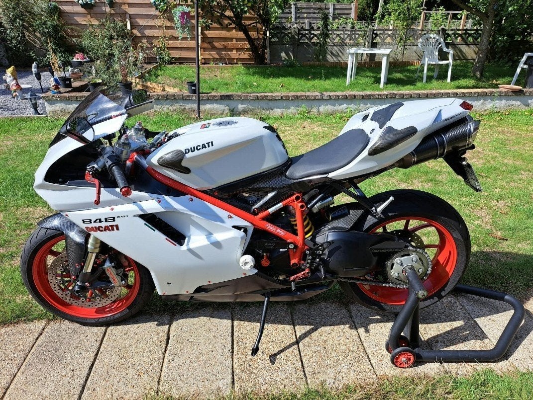 ducati 848 evo blanc/rouge, 848 cm³, Permis Moto A, Occasion, Plus de 35 kW