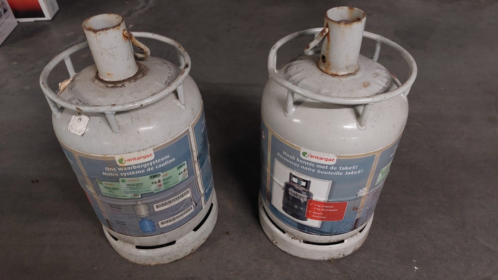 DRINGEND WEG! 2 gasflessen Antargas. 1 lege 1 halfvolle, Ophalen, Gebruikt