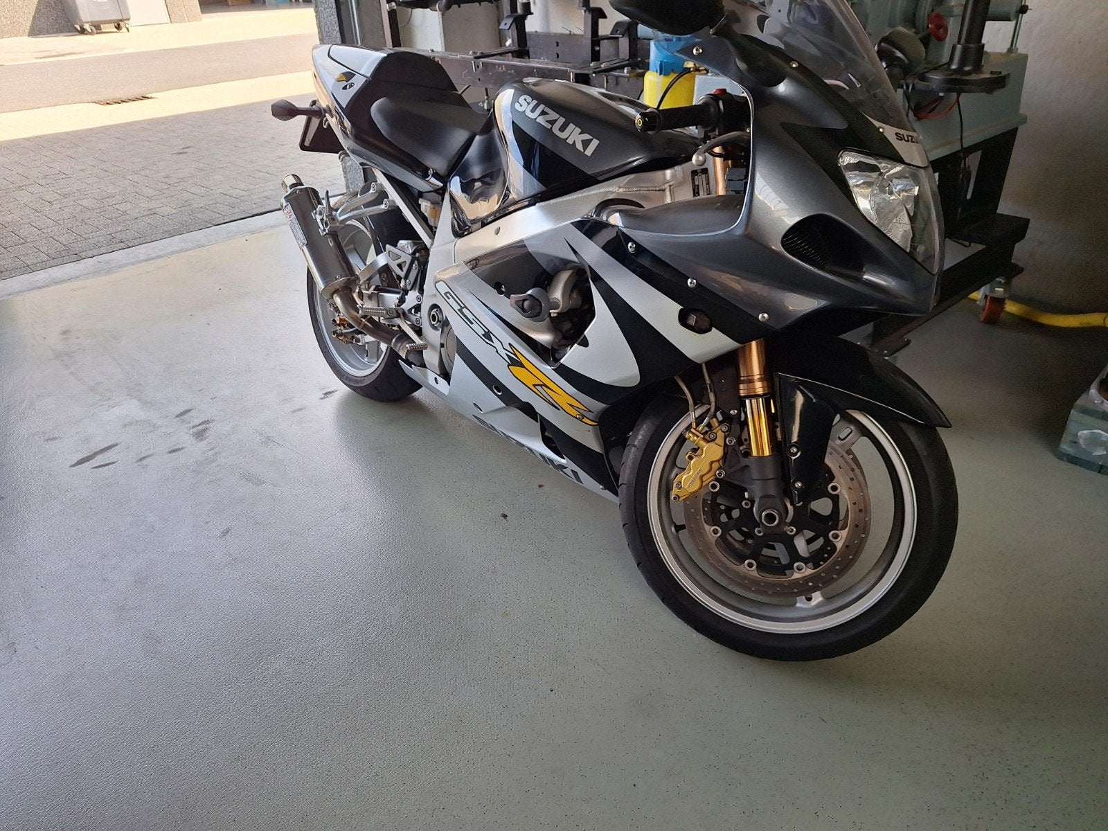 Suzuki GSXR K1 1000cc, Permis Moto A, Occasion, Plus de 35 kW, Super Sport