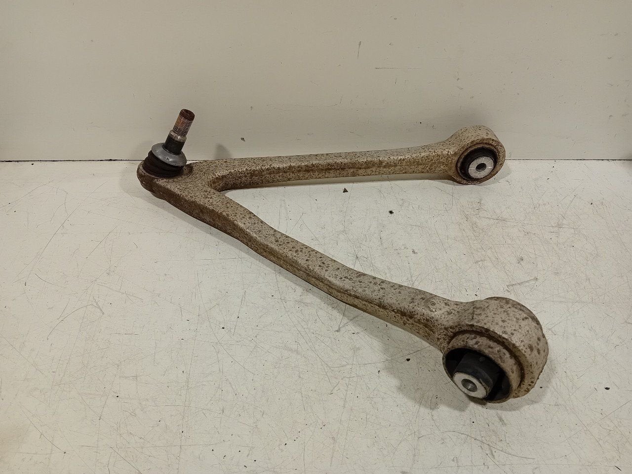Draagarm rechts voor BMW i3, Onderdelen@venauto.nl, Van der Ven Autorecycling B.V., Ettenseweg 76, 4706 PB Roosendaal, The Netherlands