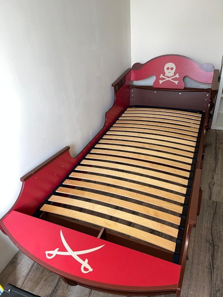 Piraten bed, Kinderen en Baby's, Ophalen, 85 tot 100 cm, Gebruikt, Lattenbodem
