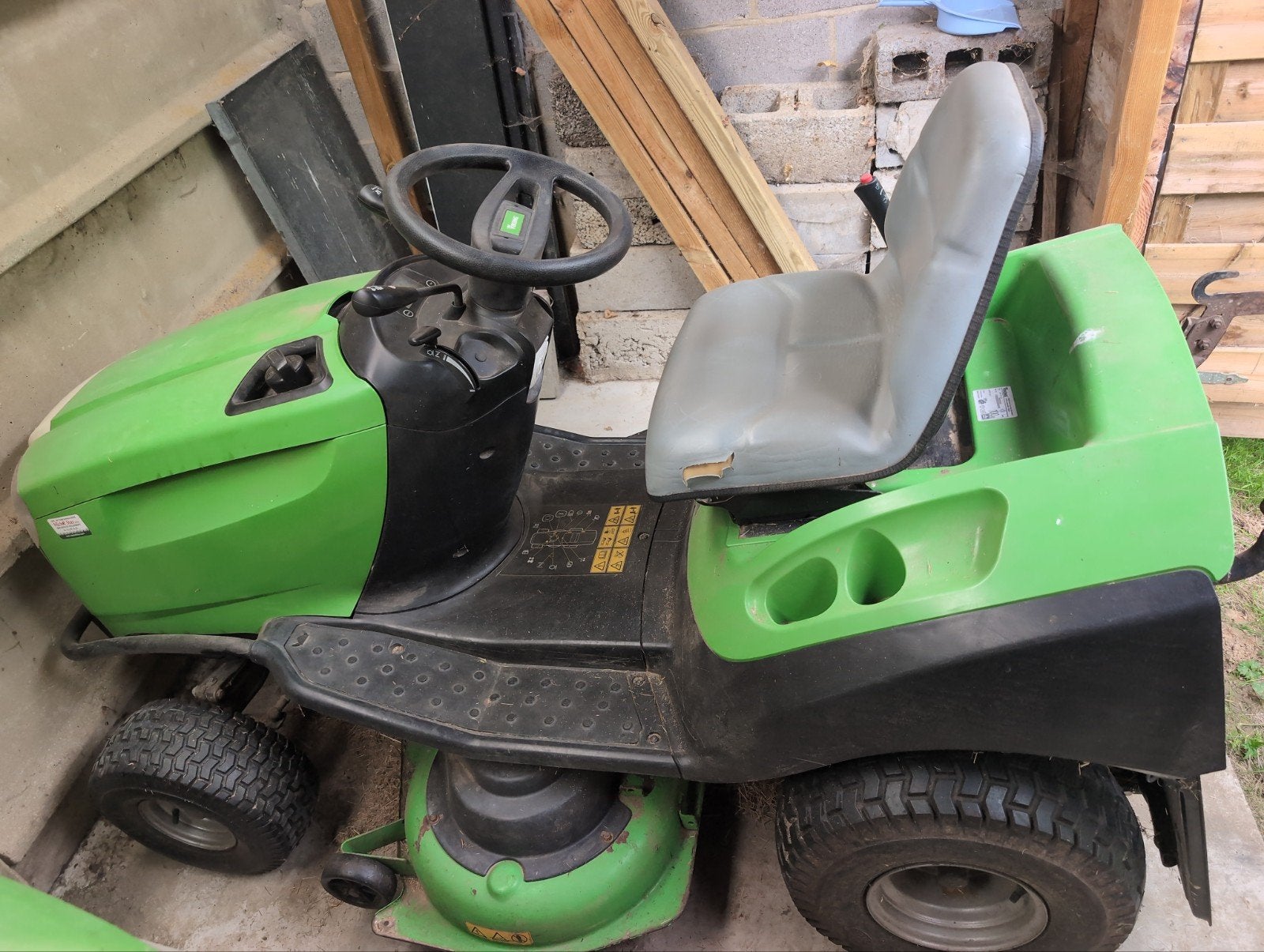 Viking MT 6112 Zitmaaier (110cm) – Opknapper / Onderdelen, Jardin & Terrasse, Tondeuses autoportées, Viking / Stihl, Enlèvement