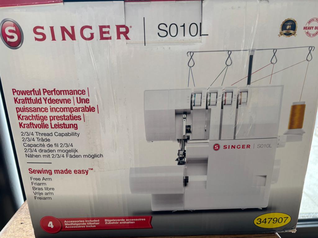 Surjeteuse Singer S010L très bon état, Enlèvement, Comme neuf