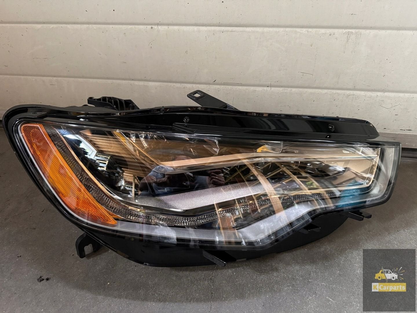 4G0941034B, Phare avant droit Full LED pour Audi A6 C7 USA 1, AUDI AG, Auto-Union-Strasse 1
85045  Ingolstadt, DE, Audi, Utilisé