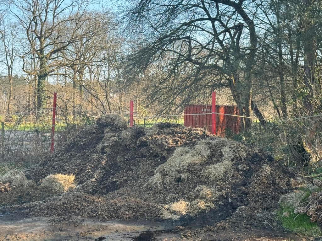 GRATIS paardenmest, Ophalen, Mest