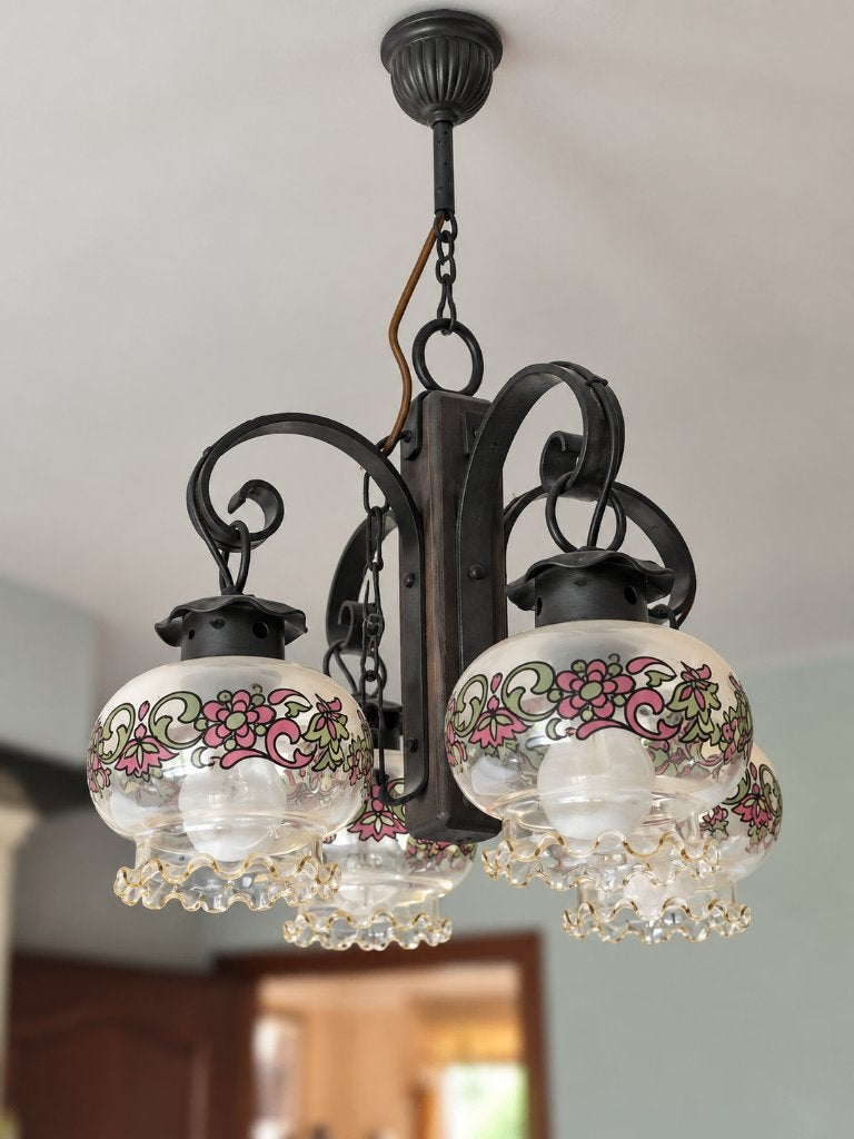 Lustre rustique en fer forgé et bois 4 branches, Enlèvement, Comme neuf, Verre, Rustique