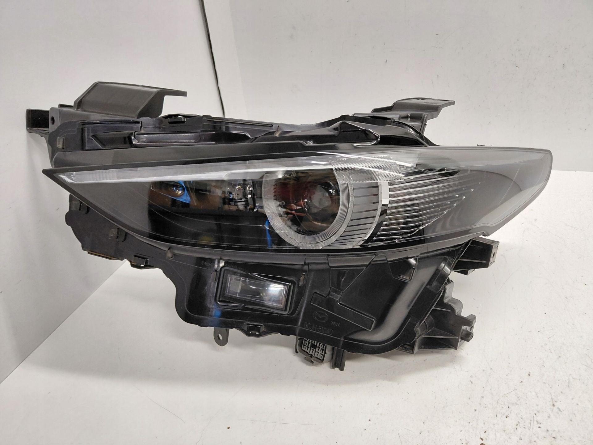 Phare gauche Mazda 3 IV BP BCJH-51040, Shinchi, Fuchu-Cho 3-1
730-8670  Hiroshima, Mazda Motor Corporation, Info@mazda.co.jp, Mazda