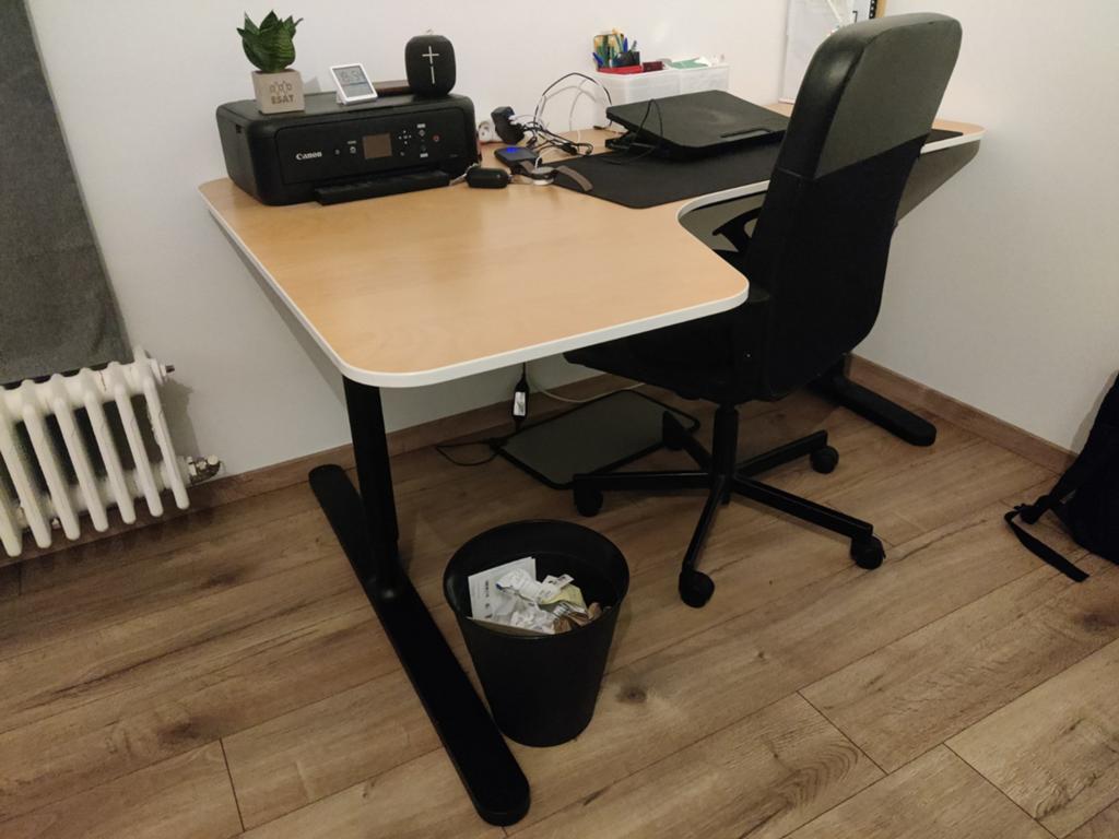 Desk and office chair (bureau en bureaustoel), Ophalen, IKEA