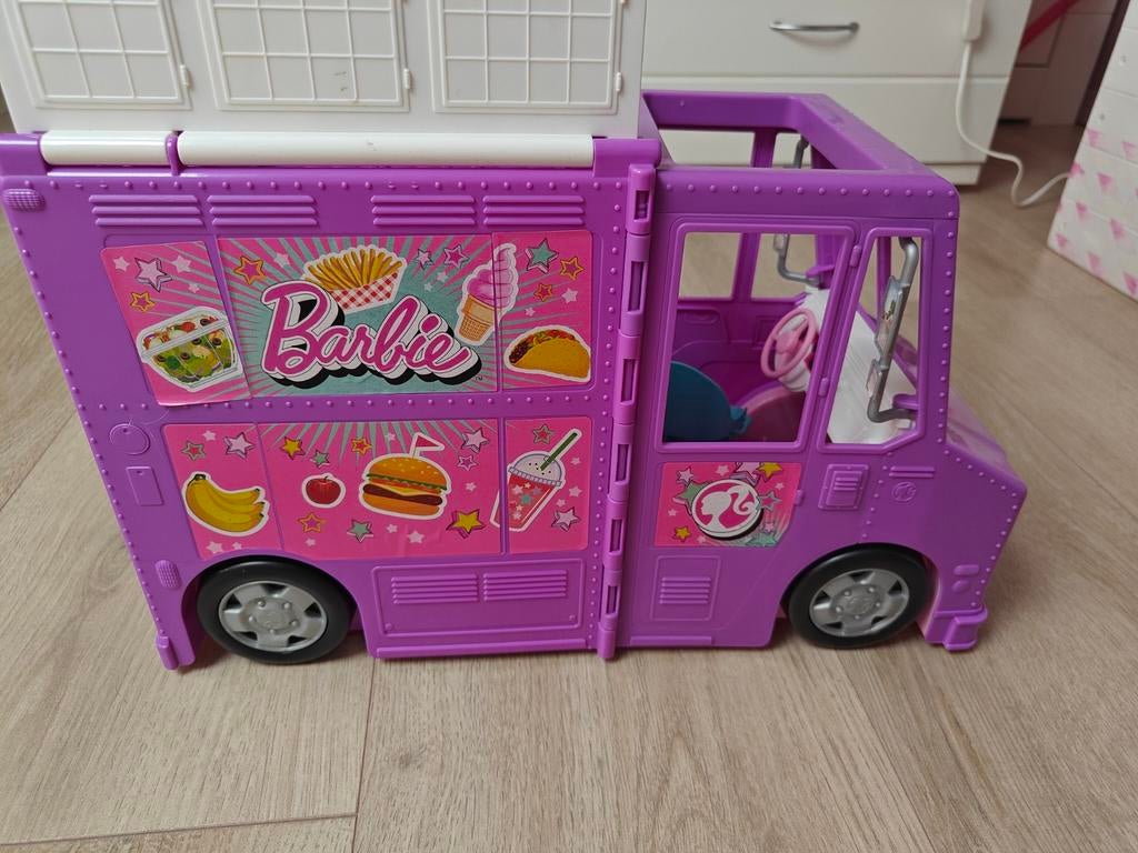 Barbie foodtruck, Ophalen
