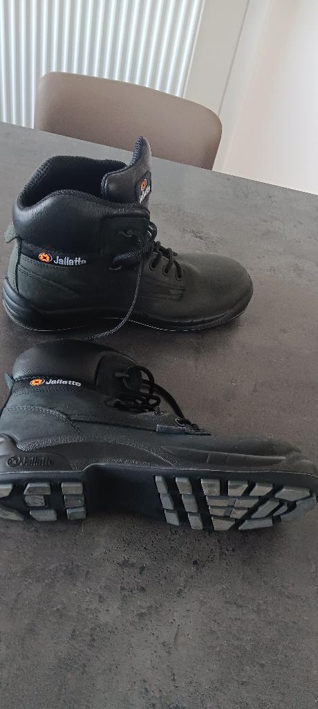 Chaussures de travail robustes, Enlèvement ou Envoi, Comme neuf