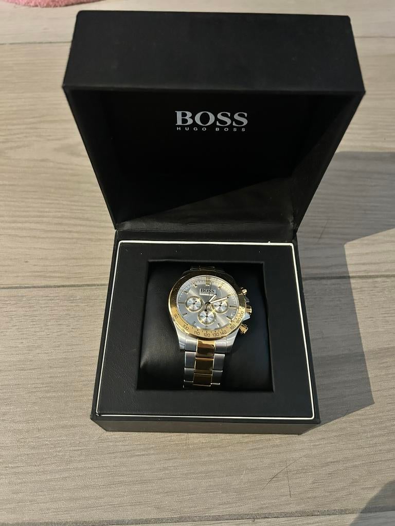 Hugo Boss horloge, Ophalen of Verzenden, Zo goed als nieuw, Goud
