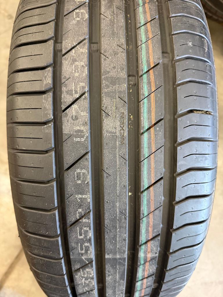 235/55R19 105V XL DEMO Nexen Nfera Sport (SU2) (EV) Zomerban, Auto-onderdelen, Banden en Velgen, 19 inch, Gebruikt, -, -
