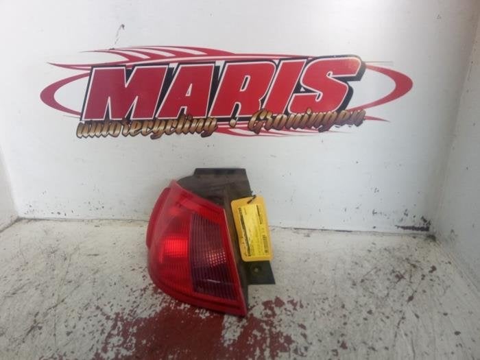 Feu arrière gauche d'un Mitsubishi Colt, -, -, 3 mois de garantie, Utilisé