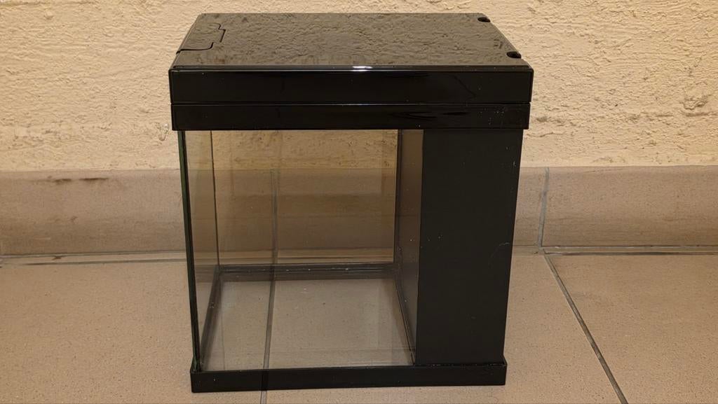 AQUARIUM 10 L PLUS DIVERS ACCESSOIRES, Enlèvement, Pompe