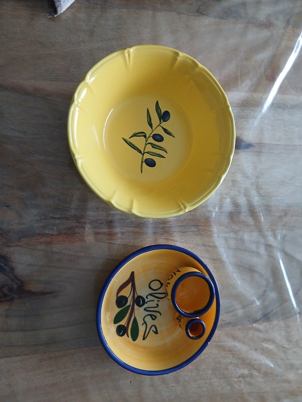 2 plats jaune / orange pour olives, Enlèvement ou Envoi, Pierre/céramique, Jaune, Utilisé