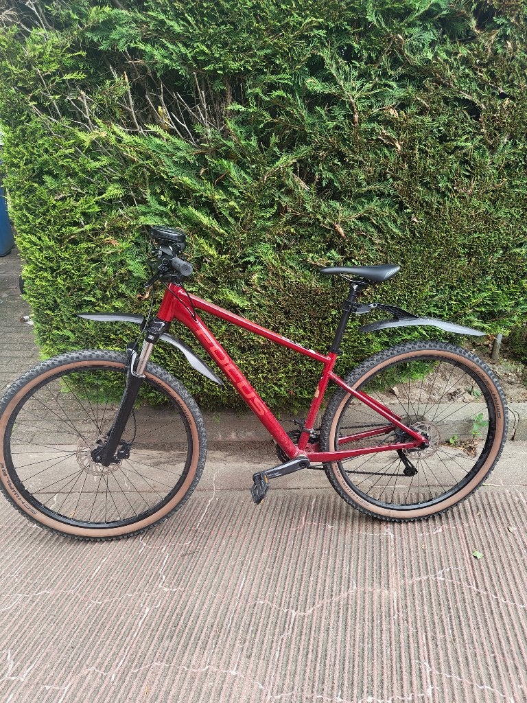 volledig uitgeruste terreinfiets (mountainbike), Vering, 10 tot 15 versnellingen, Zo goed als nieuw, Ophalen
