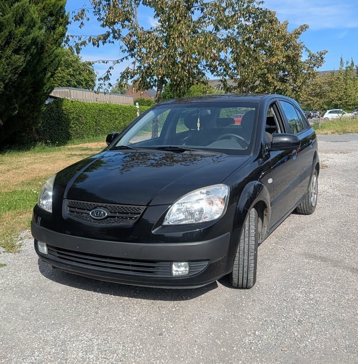 kia Rio Ventura, Auto's, Kia, Voorwielaandrijving, Stof, Zwart, Rio