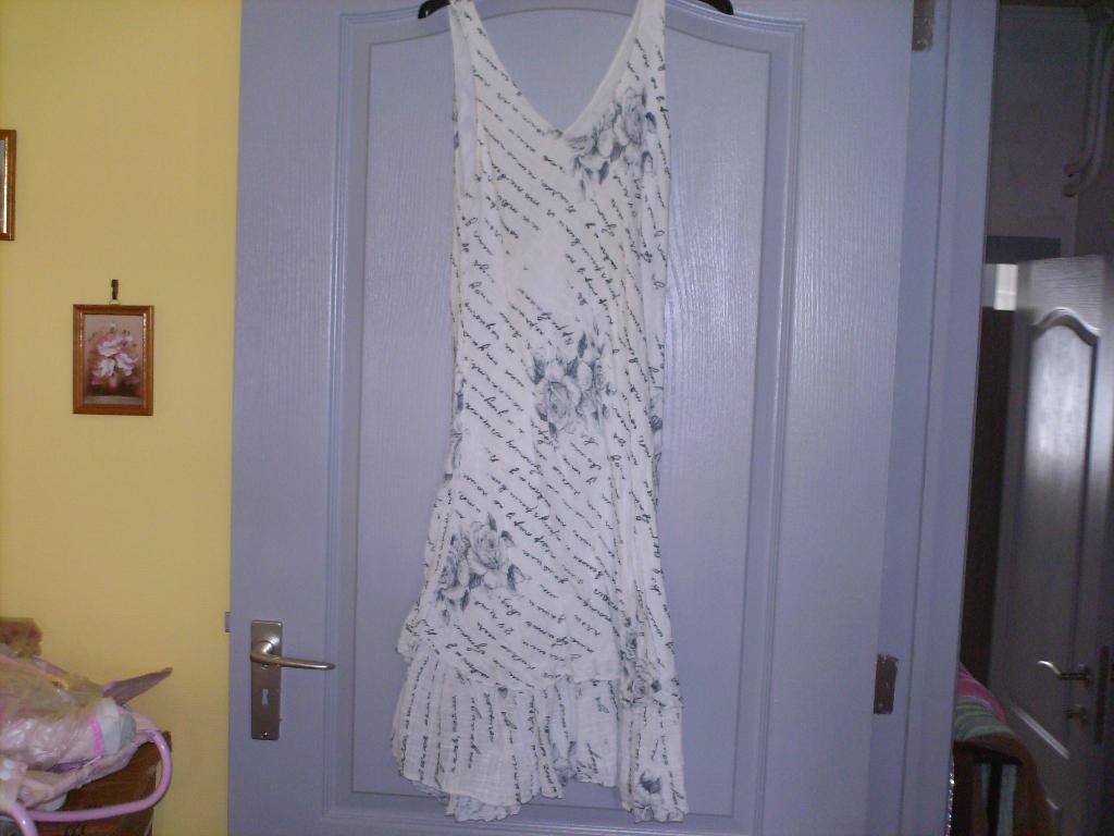 a vendre robe pour dame, Kleding | Dames, Jurken, Gedragen, Overige kleuren, Onder de knie, Ophalen of Verzenden