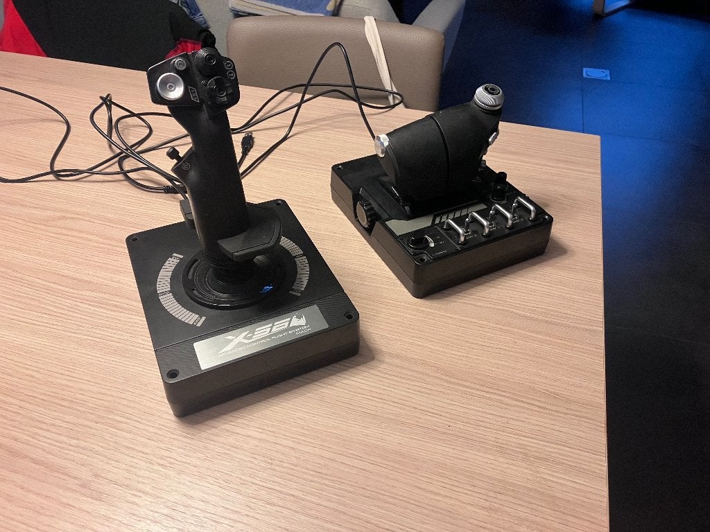 Saitek X56, Enlèvement, Utilisé, Saitek