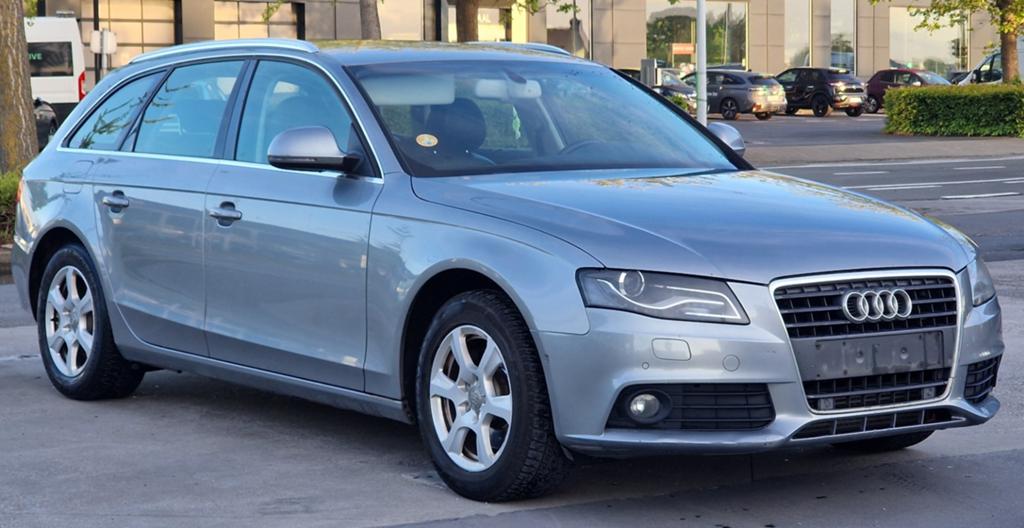 Audi a4 2.0 tdi 2009 eu5 b8, Autos, A4, Noir, 5 portes, Particulier