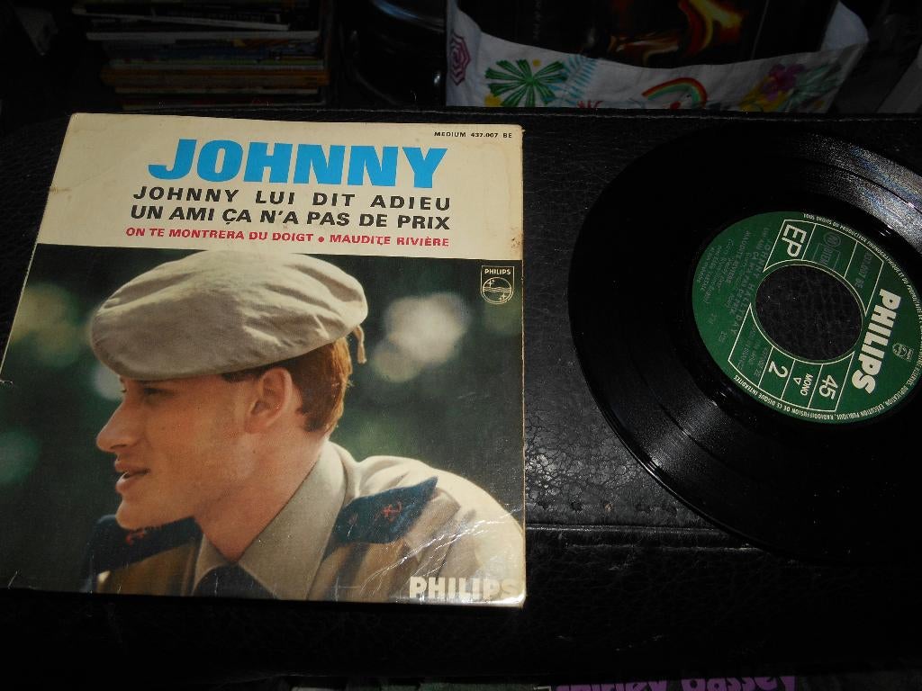 45T 4 pistes Johnny lui dit adieu...., Ophalen of Verzenden