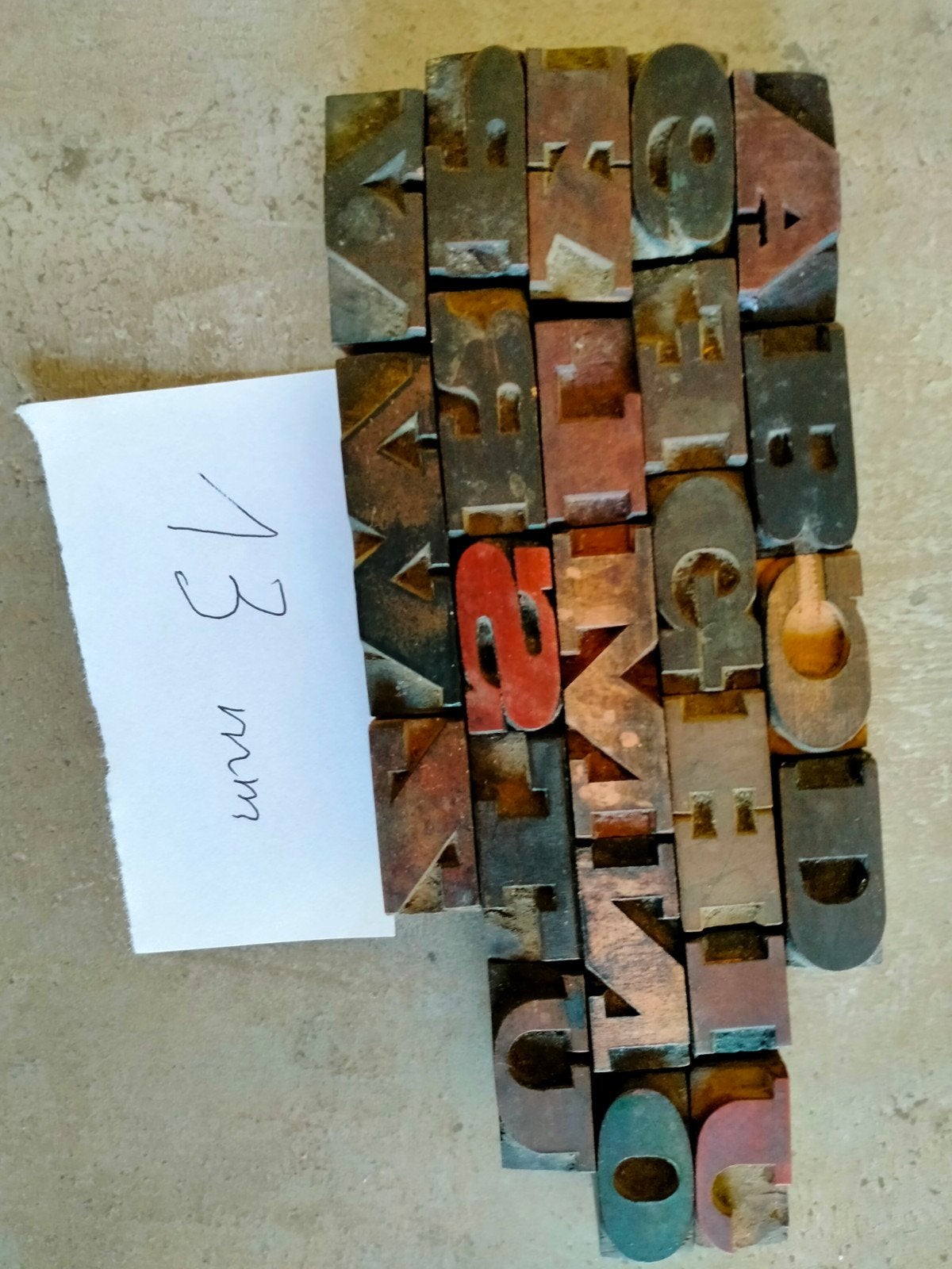 Lot oude houten drukletters 16 mm , ook voor halsketting, Ophalen of Verzenden