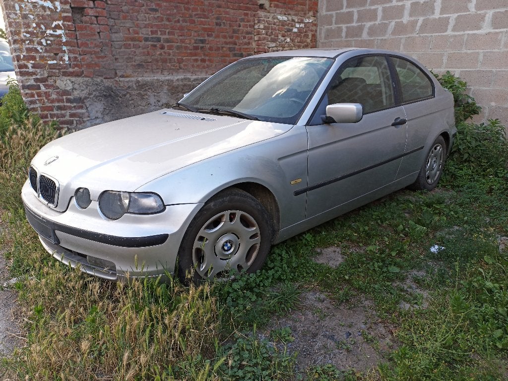BMW-316i. automatique. 2003. 150 km. La voiture démarre, Argent ou Gris, Alarme, Automatique, Particulier