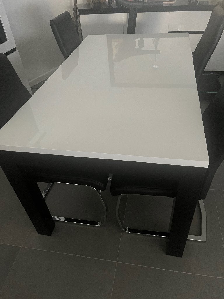 Eetkamer Roma zwart-wit, Huis en Inrichting, Ophalen, Zo goed als nieuw, Modern, 4 tot 6 stoelen