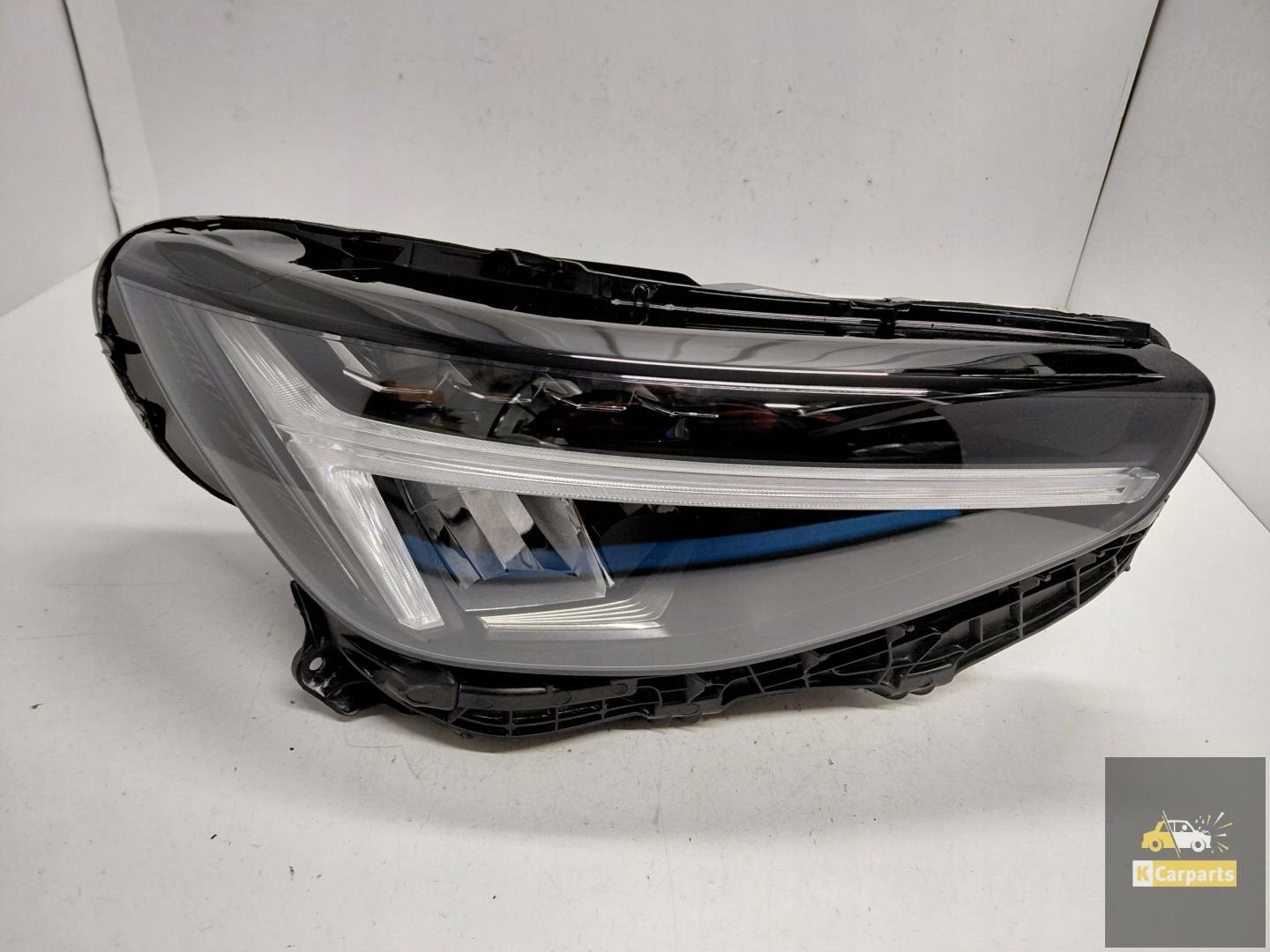 32420420, Phare droit LED Full BASE pour Volvo XC40 Lift, id, Gunnar Engellaus vag 8
405 31  Gothenburg, SE, Info@volvocars.com