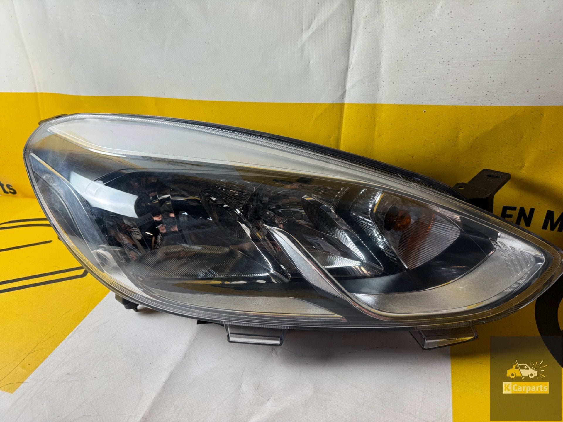 Koplamp Ford Fiesta MK8 Halogeen H1BB-13W029-AD, Info@fabrikant.eu, Fabrikantstraat 1
1000 AA  Amsterdam, NL, Ford, Fabrikant BV