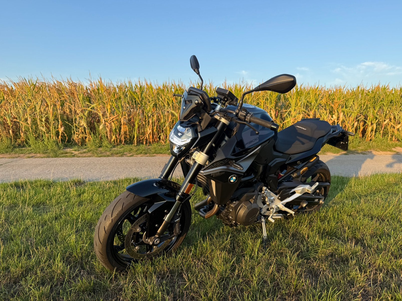 BMW F900R (2025 - 1250km - als nieuw), Motoren, Motoren | BMW, 2 cilinders, Motorrijbewijs A, Gebruikt, 900 cc