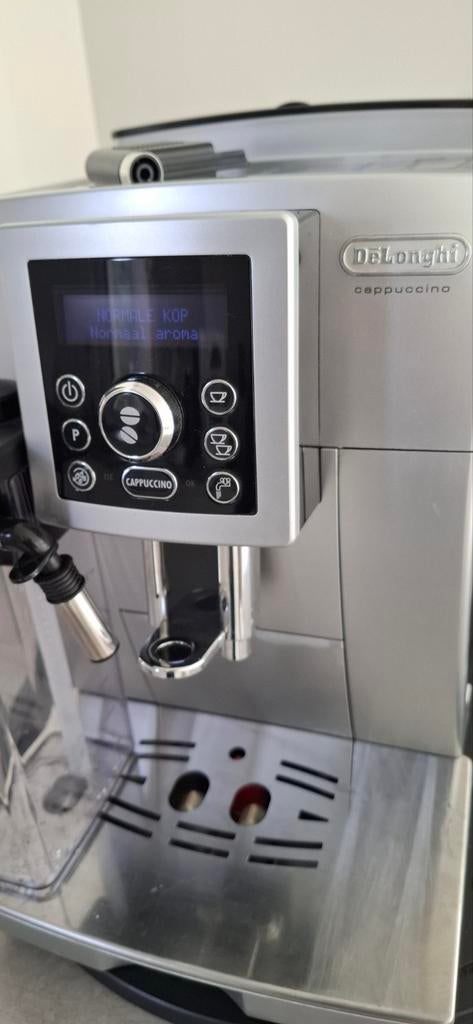 Delonghi cappuccino koffiemachine met bonen GARANTIE, 10 kopjes of meer, Koffiemachine, Ophalen of Verzenden, Afneembaar waterreservoir