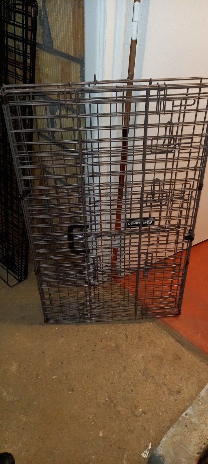 grande cage, Enlèvement
