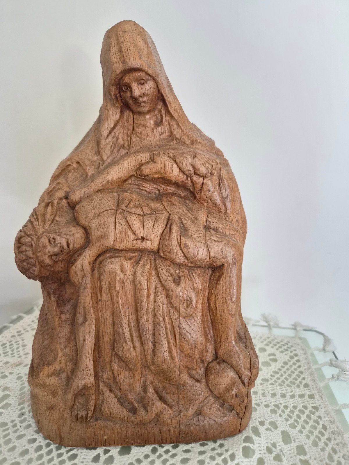 Prachtige antieke houten Piëta, gesigneerd met het jaartal 1, Antiek en Kunst, Ophalen of Verzenden