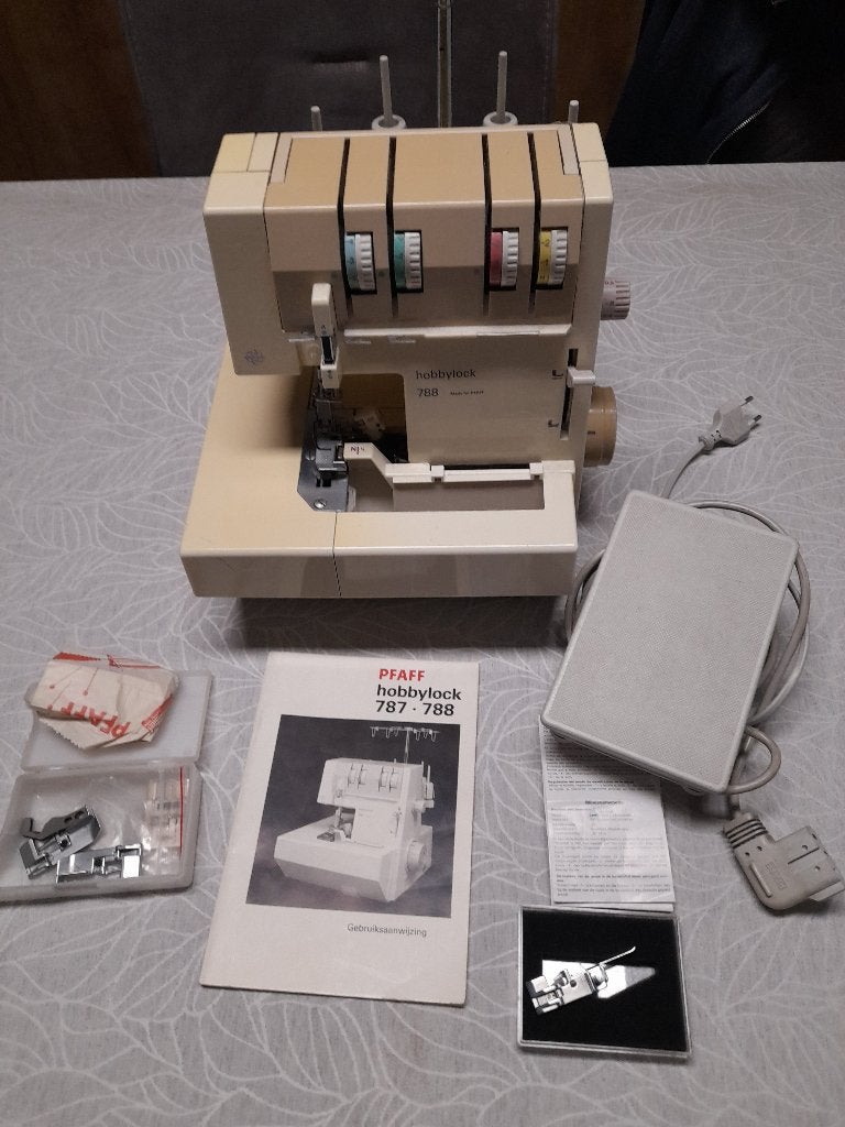 Overlockmachine Hobbylock by pfaff, Hobby en Vrije tijd, Ophalen, Gebruikt, Lockmachine, Pfaff