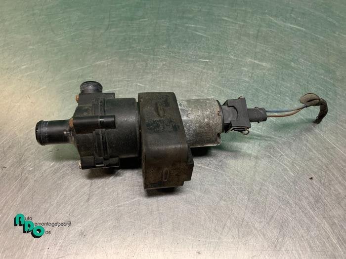 Pompe à eau supplémentaire d'un Mercedes Vito (Vito 03-), 3 mois de garantie, Utilisé, -, -