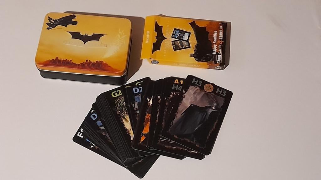 Kwartet Batman begins in metalen collectors box, Collections, Cartes à jouer, Jokers & Jeux des sept familles, Comme neuf, Jeu(x) des sept familles