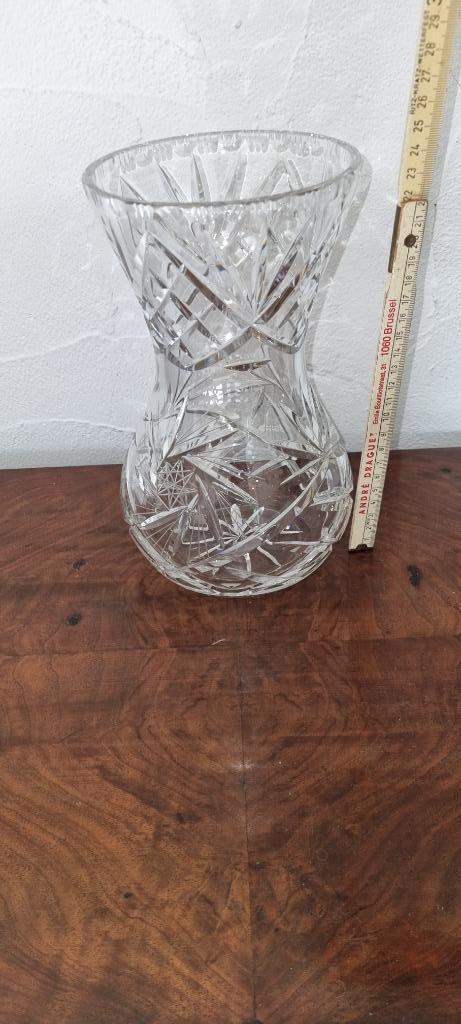 Vase à fleurs en cristal, Enlèvement