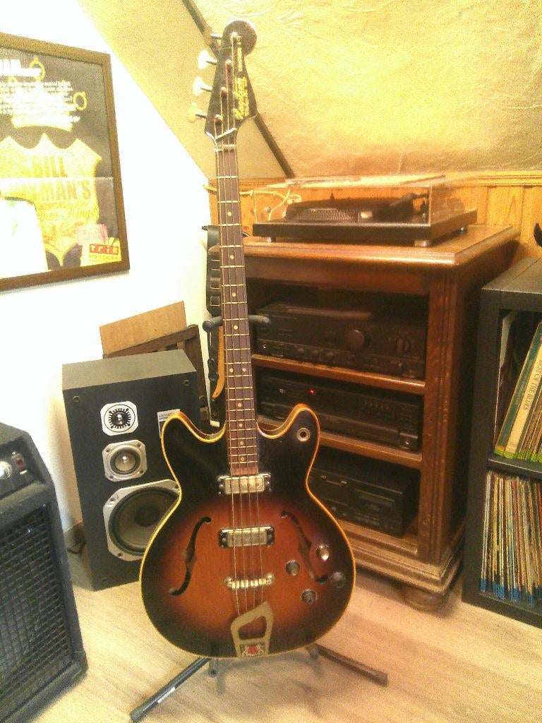 Hagstrom basgitaar Concorde 1 (1965 - '66), Muziek en Instrumenten, Snaarinstrumenten | Gitaren | Bas, Gebruikt, Ophalen