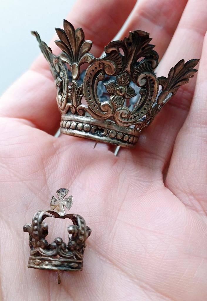 Antiek Nederlands zilveren kroontje vr maria en kindje jezus, Antiek en Kunst, Ophalen of Verzenden, Zilver