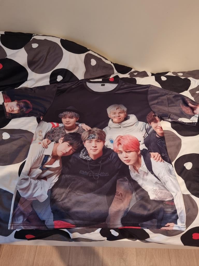 In super perfecte staat BTS K-POP t-shirt Maat: 3XL valt g, BTS K-POP, Ophalen of Verzenden, Nieuw