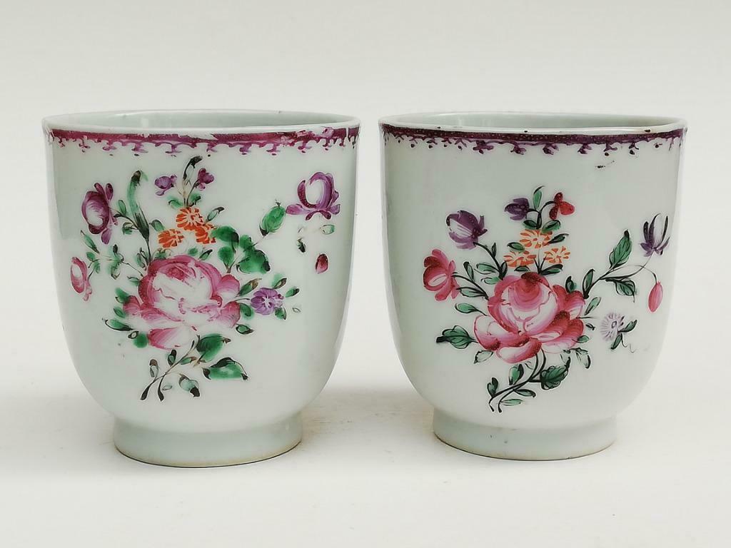 Twee kopjes in Chinees porselein - famille rose - 18de eeuw, Antiek en Kunst, Curiosa en Brocante, Verzenden