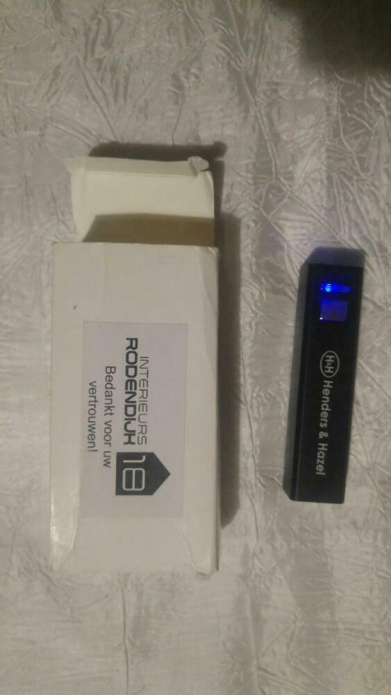 Power bank batterie de secours  2200mAh Henders & Hazei, Ophalen of Verzenden, Nieuw