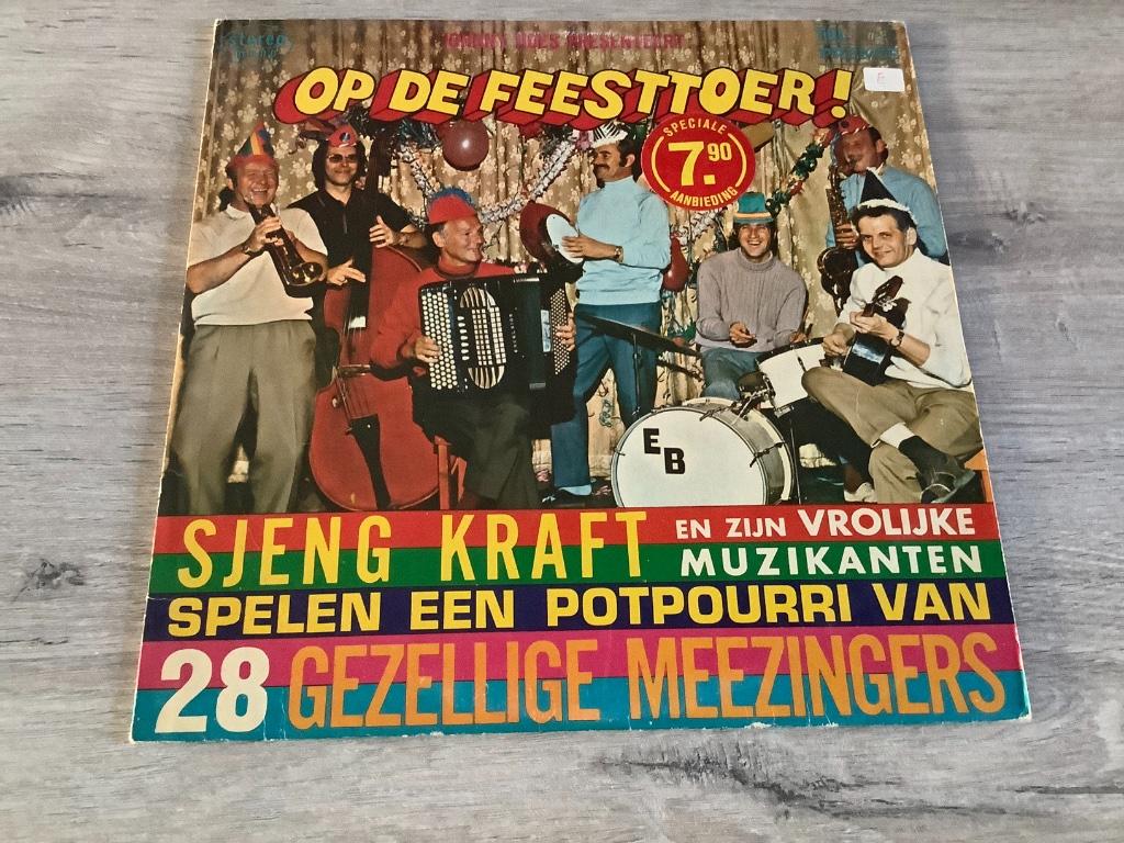 Vinyl Op de feesttoer LP, Cd's en Dvd's, Vinyl | Nederlandstalig, Verzenden, Gebruikt, 12 inch, Levenslied of Smartlap