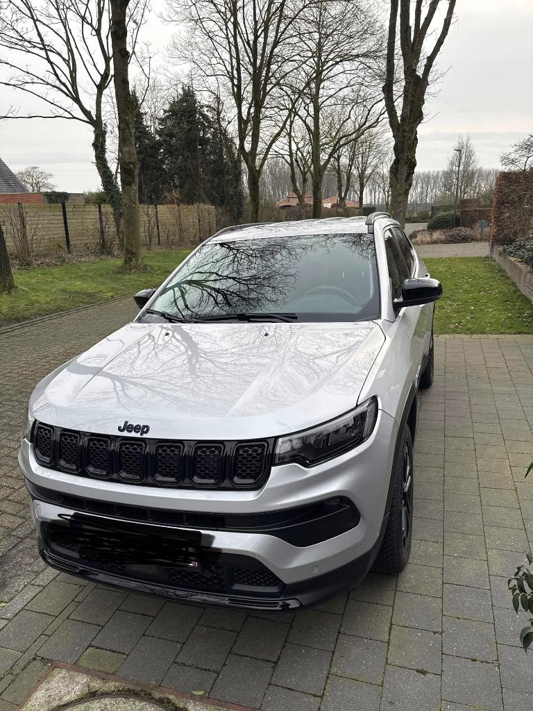 Jeep Compass Night Eagle Hybride, Automaat, 1800 kg, 1250 kg, Zwart