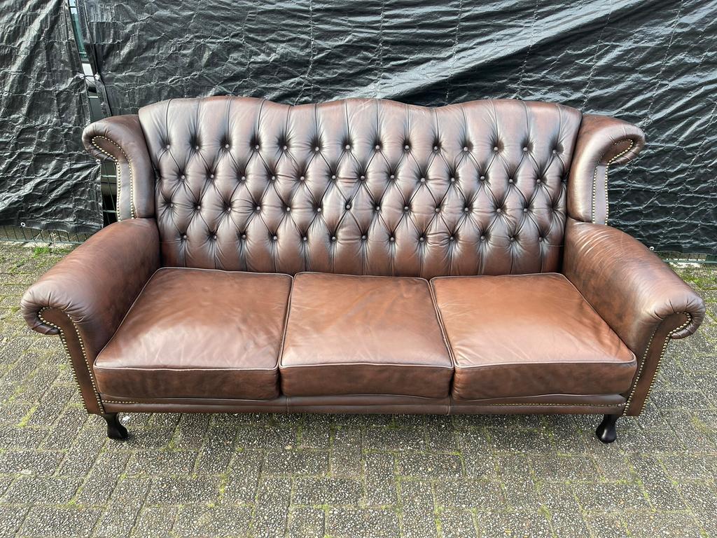 Prachtige Chesterfield zetel bruin hoge rug GRATIS GELEVERD!, Antiek en Kunst, Ophalen of Verzenden