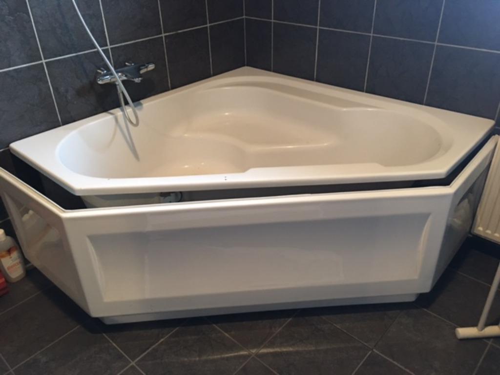 Onderbouw voor hoekbad, Huis en Inrichting, Badkamer | Badkamermeubels, Ophalen, Zo goed als nieuw, Overige typen, Minder dan 100 cm