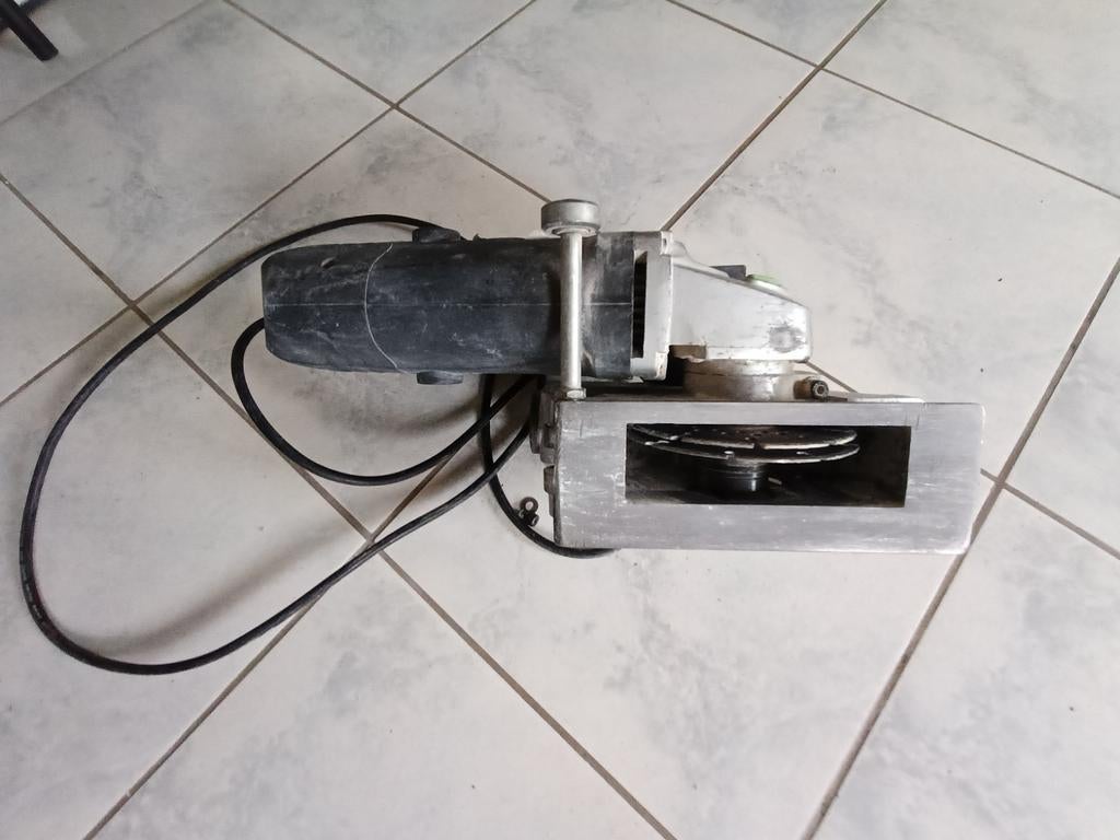 Rainureuse avec 2 disque diamant très bon état 85€ bxl, Bricolage & Construction, Outillage | Foreuses, Enlèvement ou Envoi